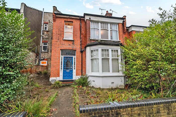 2 Bedroom Flat For Sale In Collingwood Avenue, Muswell Hill, N10
