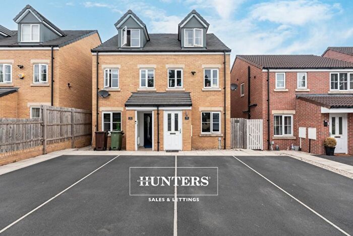 3 Bedroom Semi-Detached House For Sale In Lime Tree Close, Castleford, WF10
