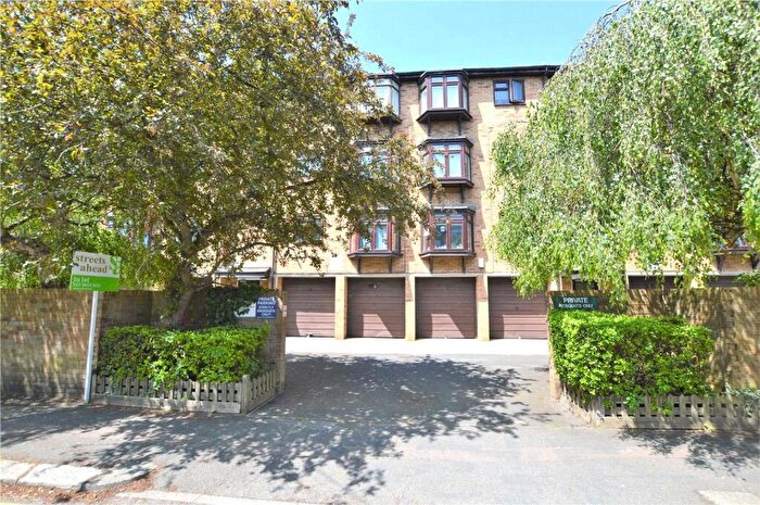 2 Bedroom Apartment To Rent In St. Aubyns Road, London, SE19