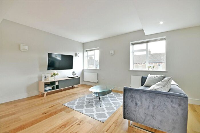 1 Bedroom Flat To Rent In High Road, North Finchley, N12