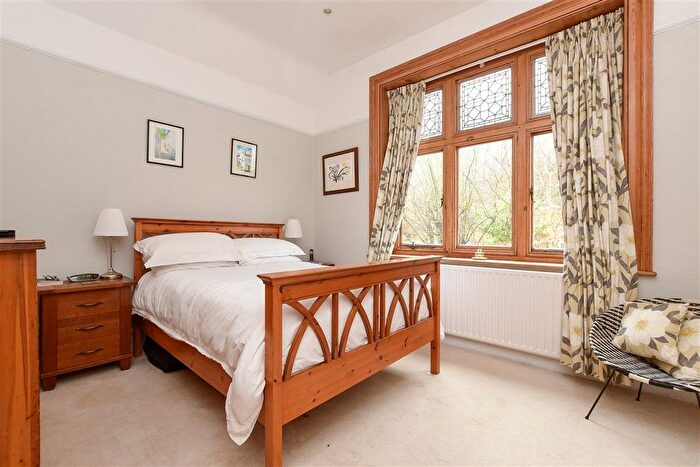 3 Bedroom Property For Sale In War Coppice Road, Caterham, Surrey, CR3
