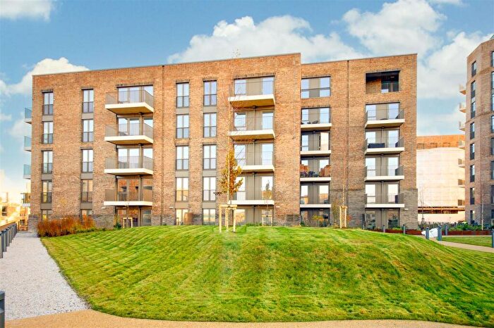 2 Bedroom Flat To Rent In Ridgeway View, London, NW7