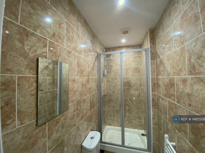 Studio To Rent In Pershore Road, Selly Park, Birmingham, B29