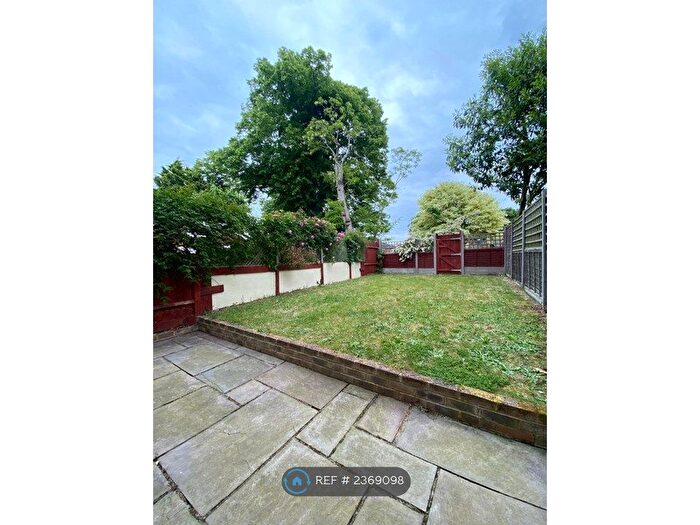 4 Bedroom Terraced House To Rent In Paul Gardens, Croydon, CR0