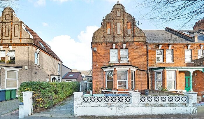 3 Bedroom End Terrace House For Sale In Pretoria Avenue, Walthamstow, London, E17