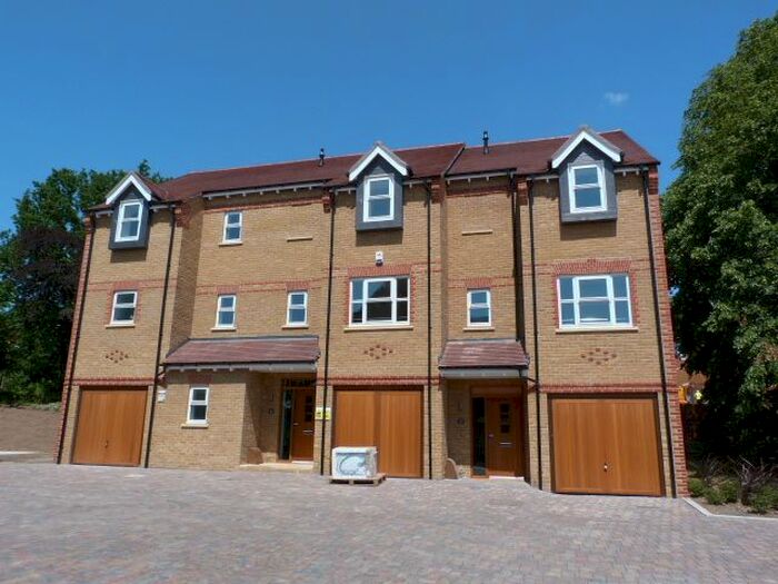 3 Bedroom Town House To Rent In Wilkes Close, Mill Hill, NW7