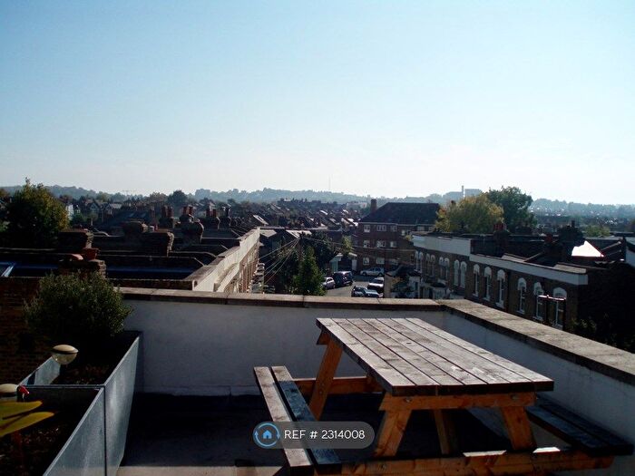 2 Bedroom Flat To Rent In East Dulwich Road, London, SE22