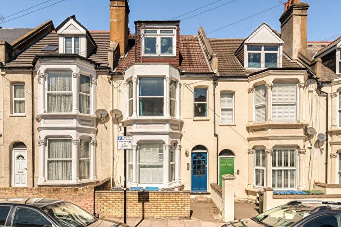 1 Bedroom Flat For Sale In Floyd Road, Charlton, SE7