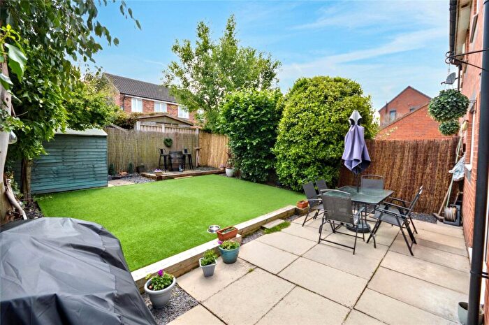 3 Bedroom Semi-Detached House For Sale In Badminton View, Leeds, West Yorkshire, LS10