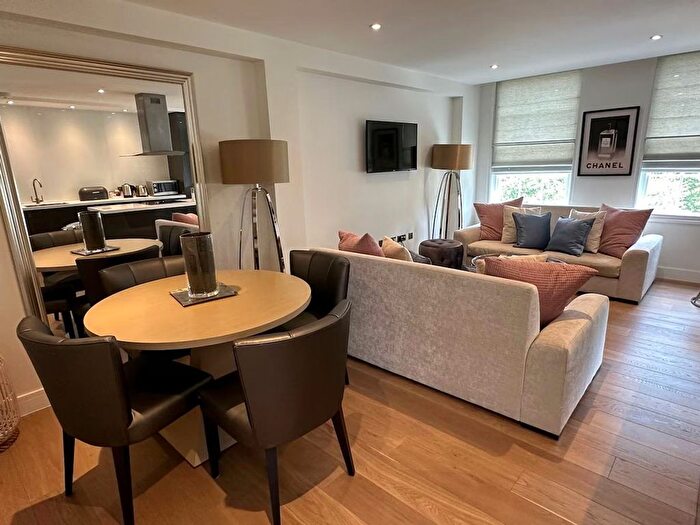 2 Bedroom Flat To Rent In Windsor, SL4