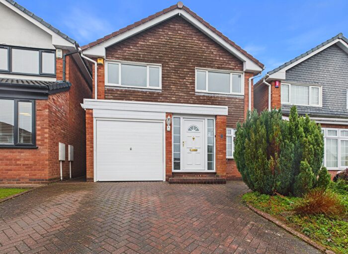 3 Bedroom Detached House For Sale In Bude Road, Walsall, WS5