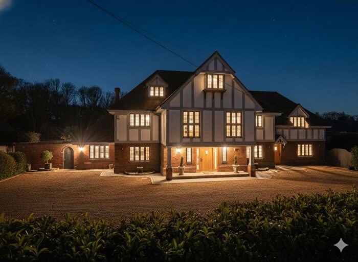 6 Bedroom Detached House For Sale In Stoney Hills, Burnham-on-Crouch, CM0