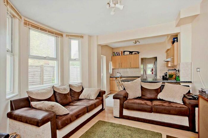 5 Bedroom Semi-Detached House To Rent In Worthington Road, Tolworth, Surbiton, KT6