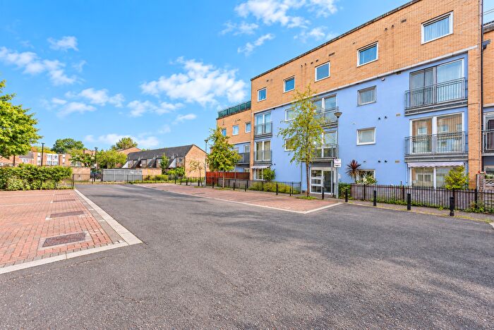 2 Bedroom Flat For Sale In Wooldridge Close, Feltham, TW14