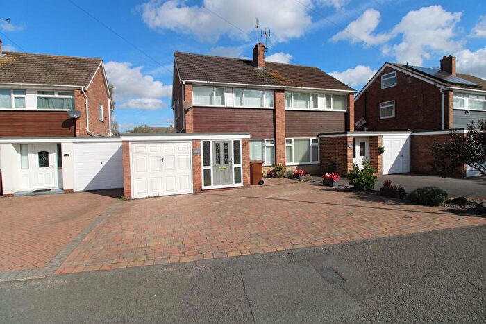 3 Bedroom Semi-Detached House To Rent In Leamington Road, Burton Upon Trent, Branston, DE14