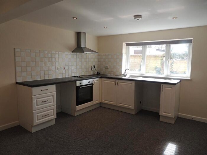 1 Bedroom Flat To Rent In South Street, St. Austell, PL25