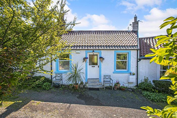 1 Bedroom Terraced House For Sale In Hall Row, Charlestown, KY11