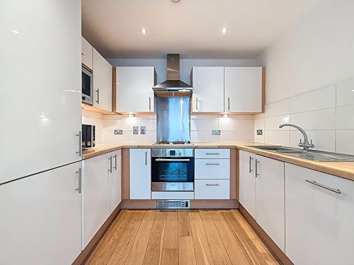 1 Bedroom Flat For Sale In Meridian Plaza, Bute Terrace, Cardiff, CF10