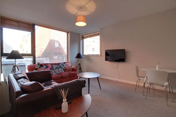 2 Bedroom Apartment To Rent In Sapphire Heights, Tenby Street North, Birmingham City Centre, B1