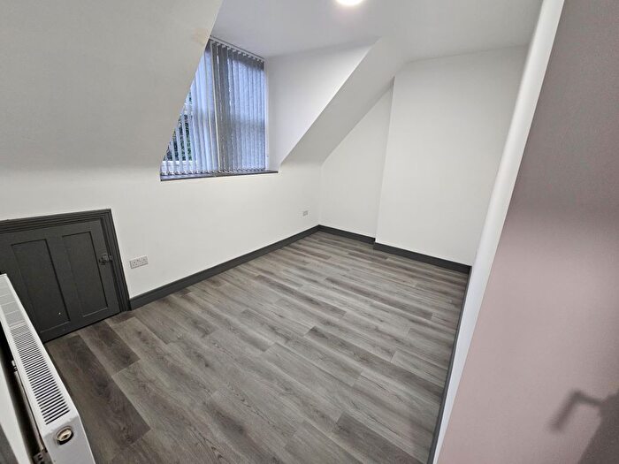 2 Bedroom Flat To Rent In Hitchin Road, Luton, LU2