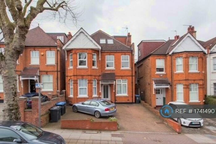 3 Bedroom Flat To Rent In Staverton Road, London, NW2
