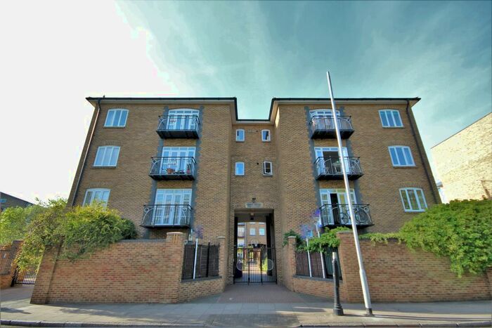 1 Bedroom Flat To Rent In Empire Wharf Old Ford Road, London, E3
