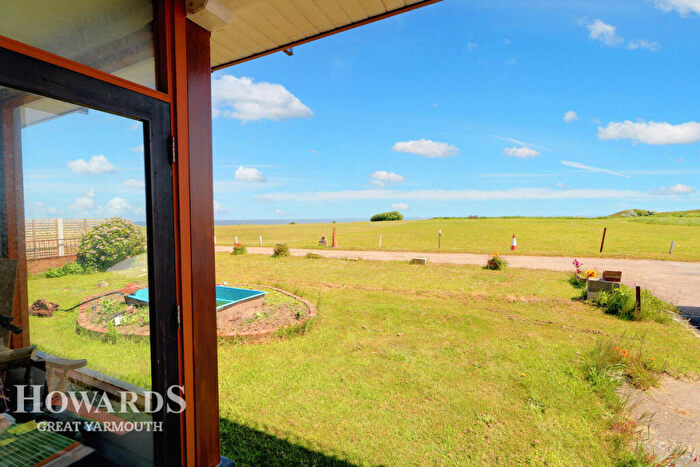 5 Bedroom Detached House For Sale In The Esplanade, Scratby, NR29
