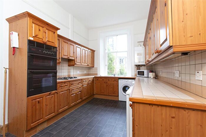 3 Bedroom Flat To Rent In Comiston Road, Edinburgh, EH10