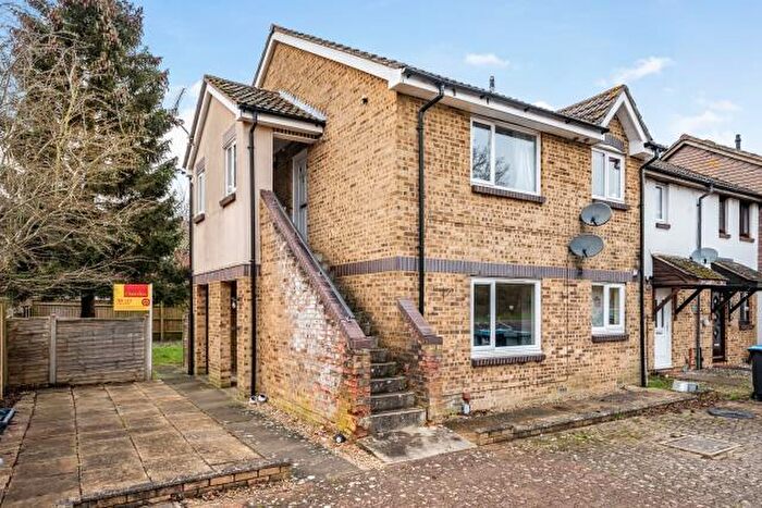 Studio To Rent In Strathmore Close, Carterton, OX18