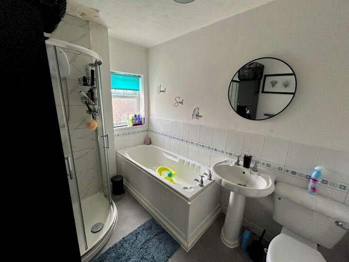 2 Bedroom Semi-Detached House For Sale In Lynncroft, Eastwood, Nottingham, NG16