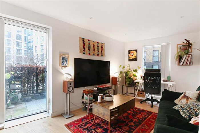 1 Bedroom Flat For Sale In Augustine House, Lewisham, SE13