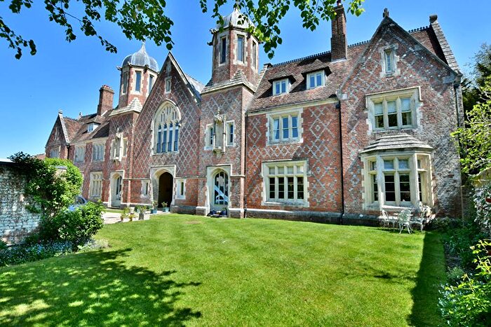 2 Bedroom Town House For Sale In Grammar School Lane, Wimborne, BH21
