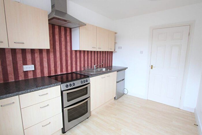 2 Bedroom Flat To Rent In White Lion Walk, Banbury, Oxon, OX16