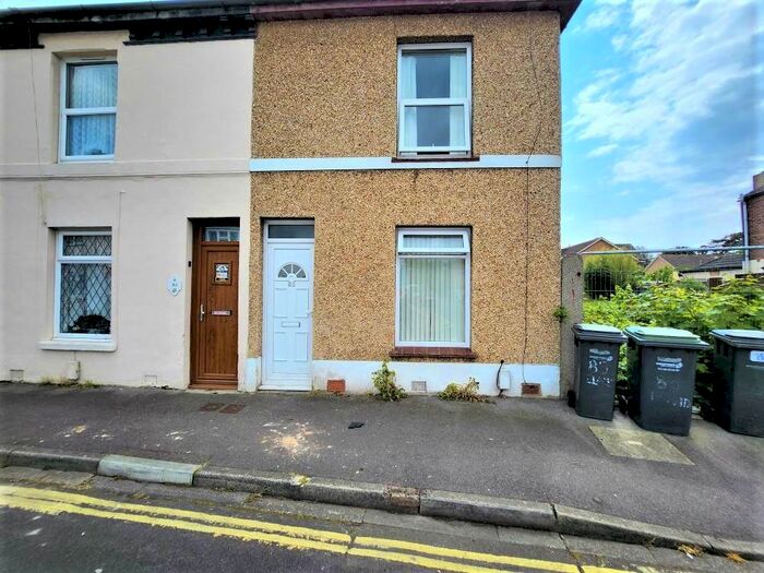 2 Bedroom End Of Terrace House To Rent In Leesland Road, Gosport, PO12