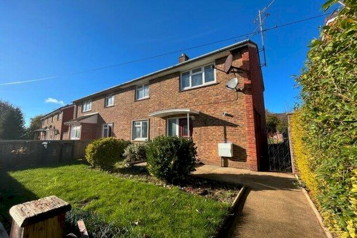 3 Bedroom Property To Rent In Penhill Drive, Swindon, SN2