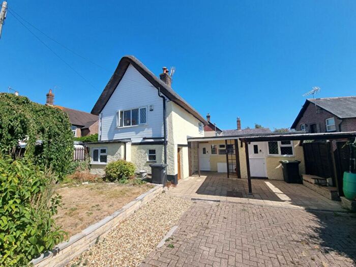 3 Bedroom Link Detached House To Rent In Bere Regis, BH20