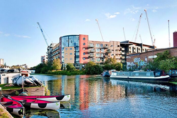 2 Bedroom Flat To Rent In Roach Road, Hackney Wick, E3