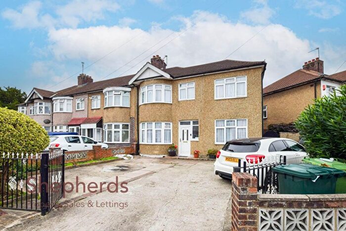 5 Bedroom End Terrace House For Sale In Seaforth Drive, Waltham Cross, EN8