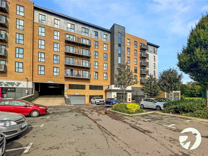 2 Bedroom Flat To Rent In Clydesdale Way, Belvedere, DA17