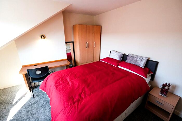 2 Bedroom House To Rent In Thornville AvenueHyde ParkLeeds, LS6