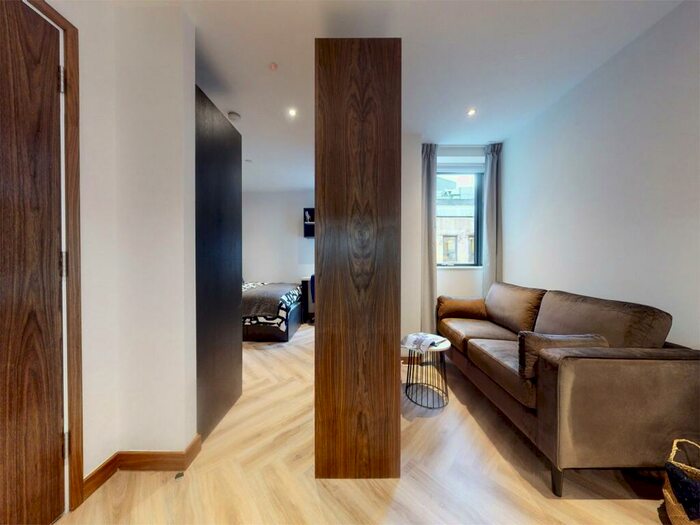 Apartment To Rent In Apt, Live Oasis Deansgate #, M2