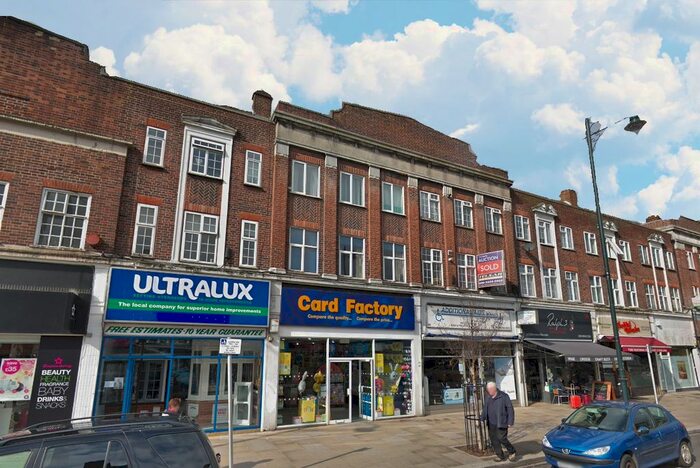 2 Bedroom Flat To Rent In High Street, Whitton, TW2