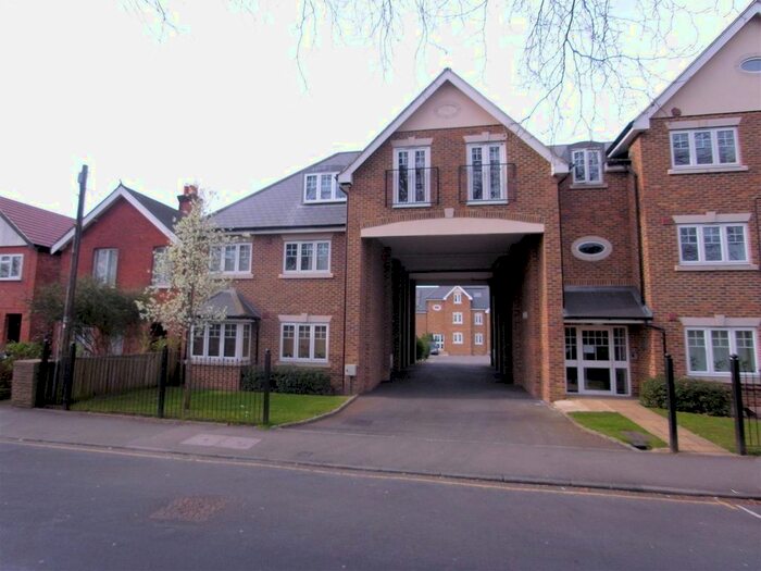 1 Bedroom Flat To Rent In Maybury Road, Woking, GU21