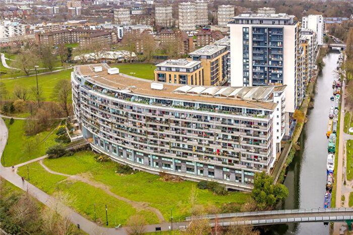 2 Bedroom Flat For Sale In Palmers Road, Bethnal Green, London, E2