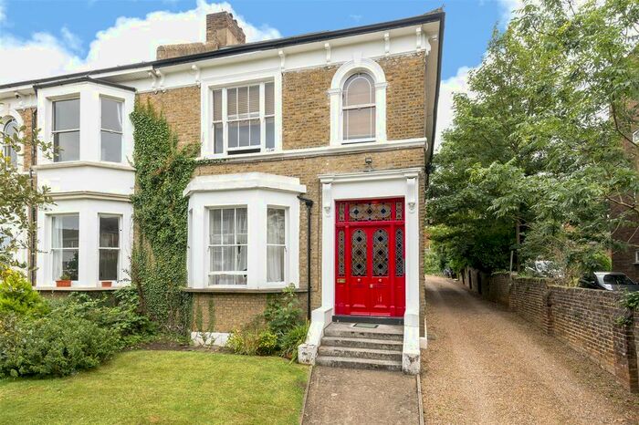 Studio To Rent In Adelaide Road, Surbiton, KT6