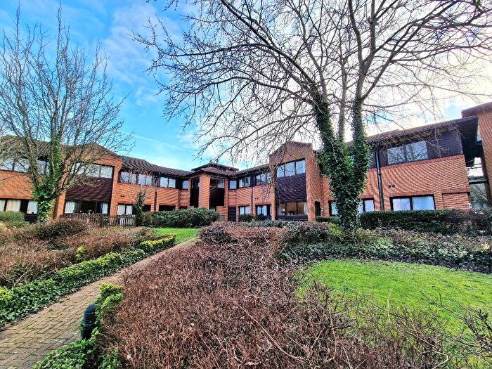 2 Bedroom Apartment For Sale In Wickham Road, Fareham, PO16