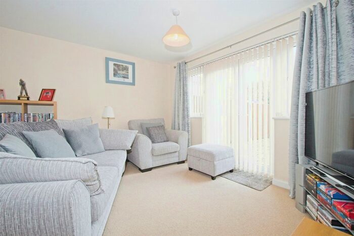 2 Bedroom Terraced House For Sale In Heol Gruffydd, Rhydyfelin, Pontypridd, CF37