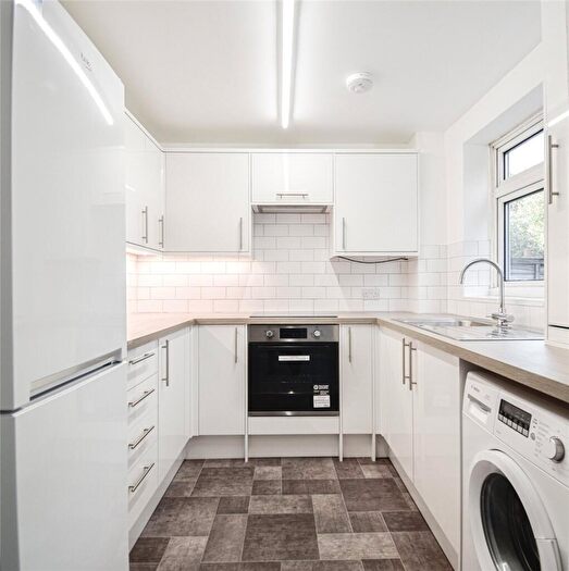 3 Bedroom Terraced House To Rent In Belmore Close, Cambridge, CB4