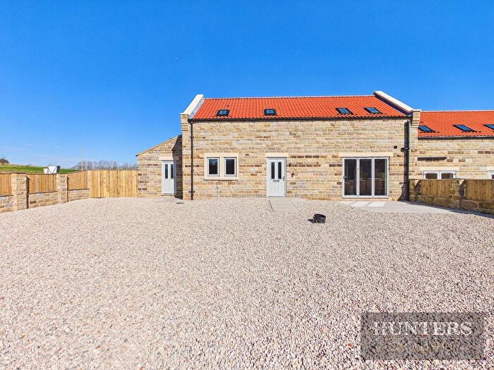 4 Bedroom End Terrace House For Sale In Foxglove Way, Scarborough, YO13