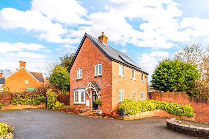3 Bedroom Detached House For Sale In St. Francis Close, Pewsey, Wiltshire, SN9